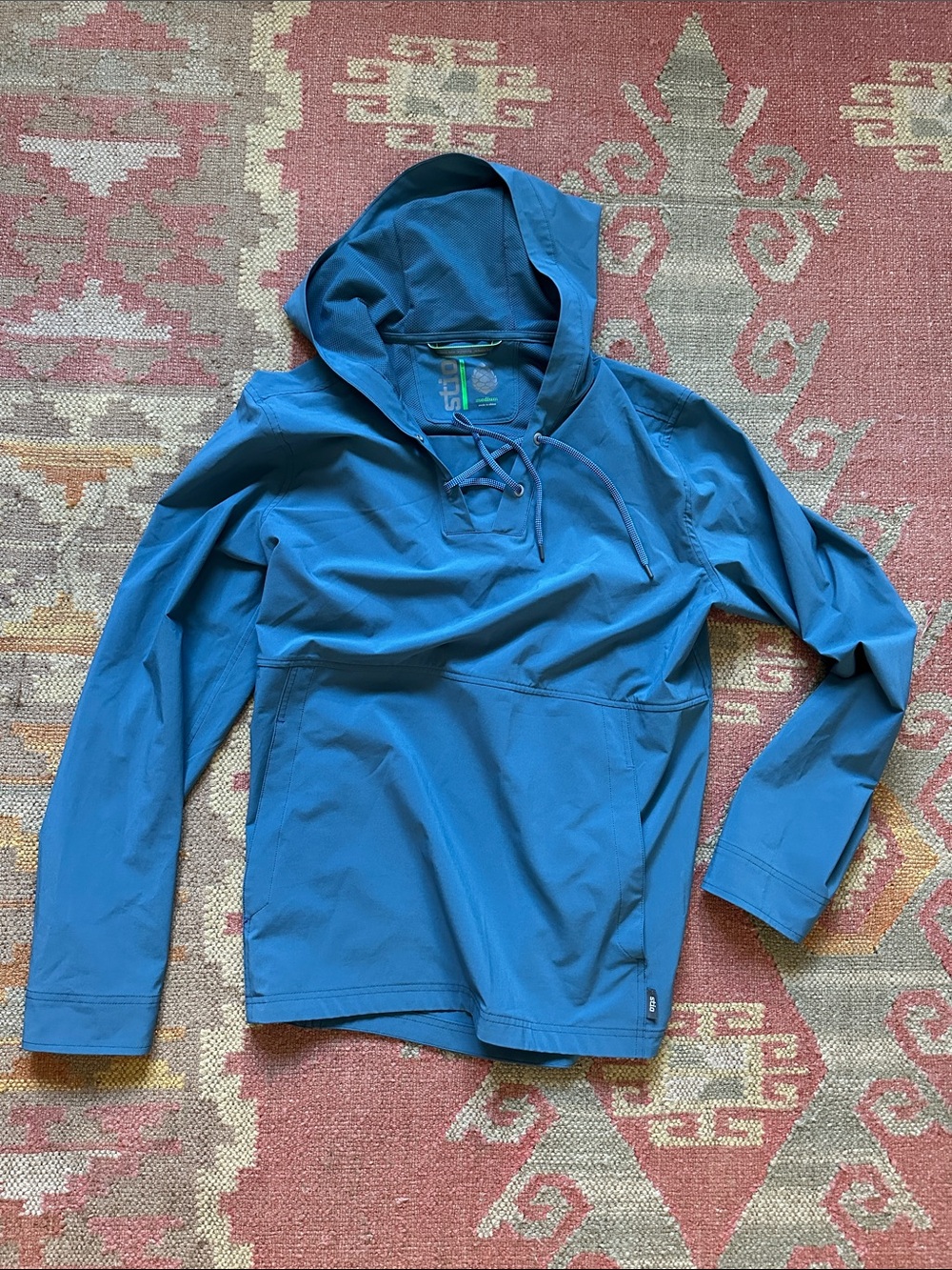 Stio Mens Blue Hooded jacket - size medium
